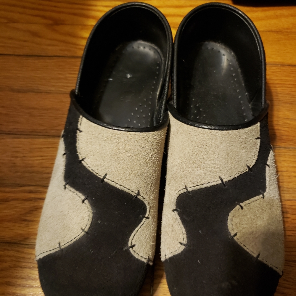 Shoes - Picture 3 of 4